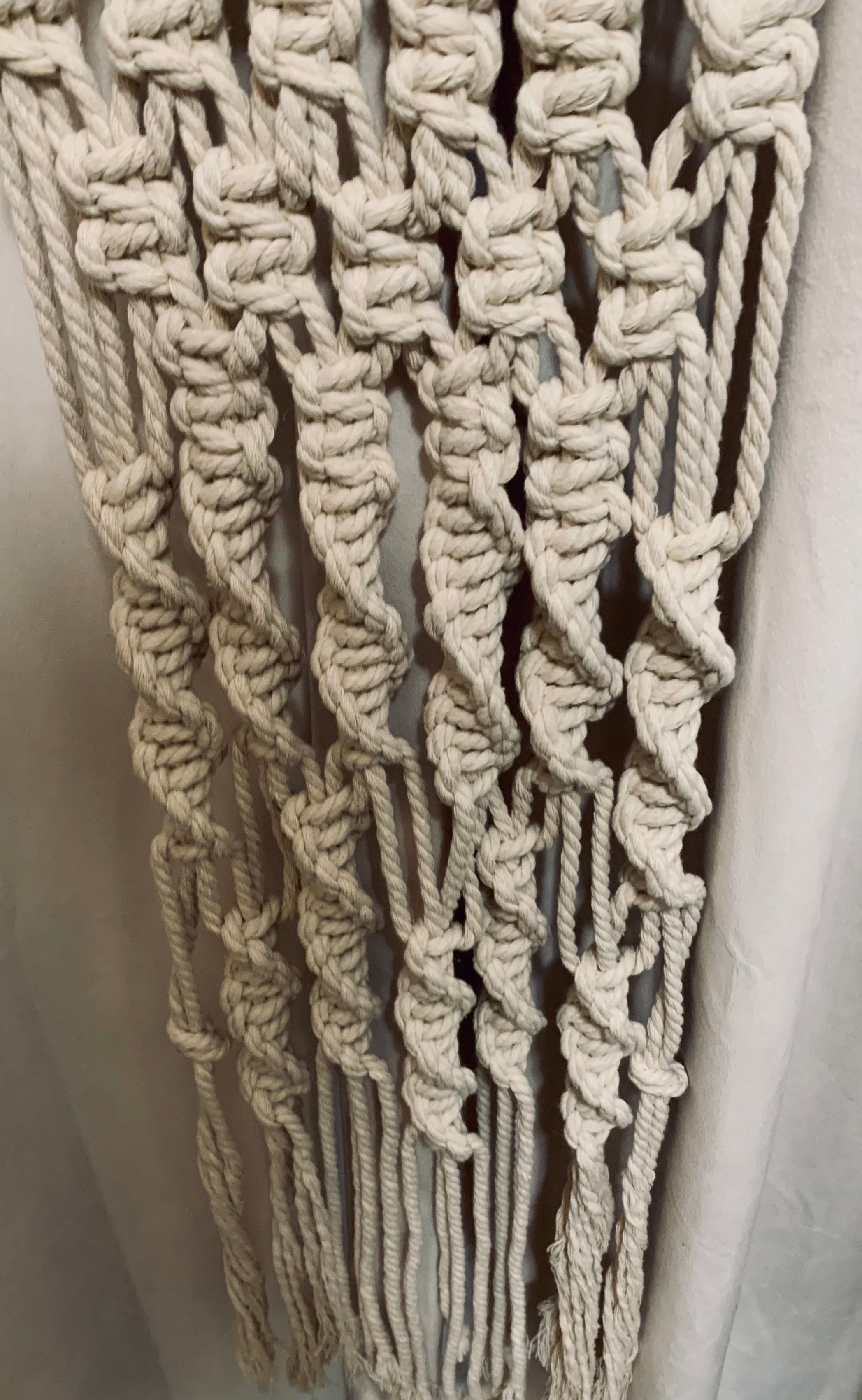 Handmade Cotton Macramé Wall Hanging (Ecru)